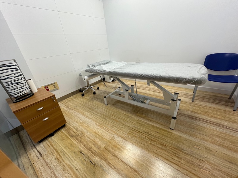 Sesión de fisioterapia profesional en Clinic Sur